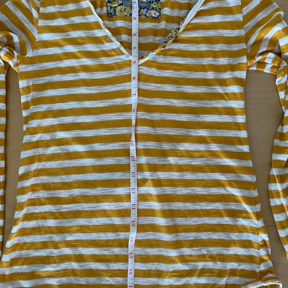 Anthropologie Little Yellow button Shirt - Picture 5 of 5